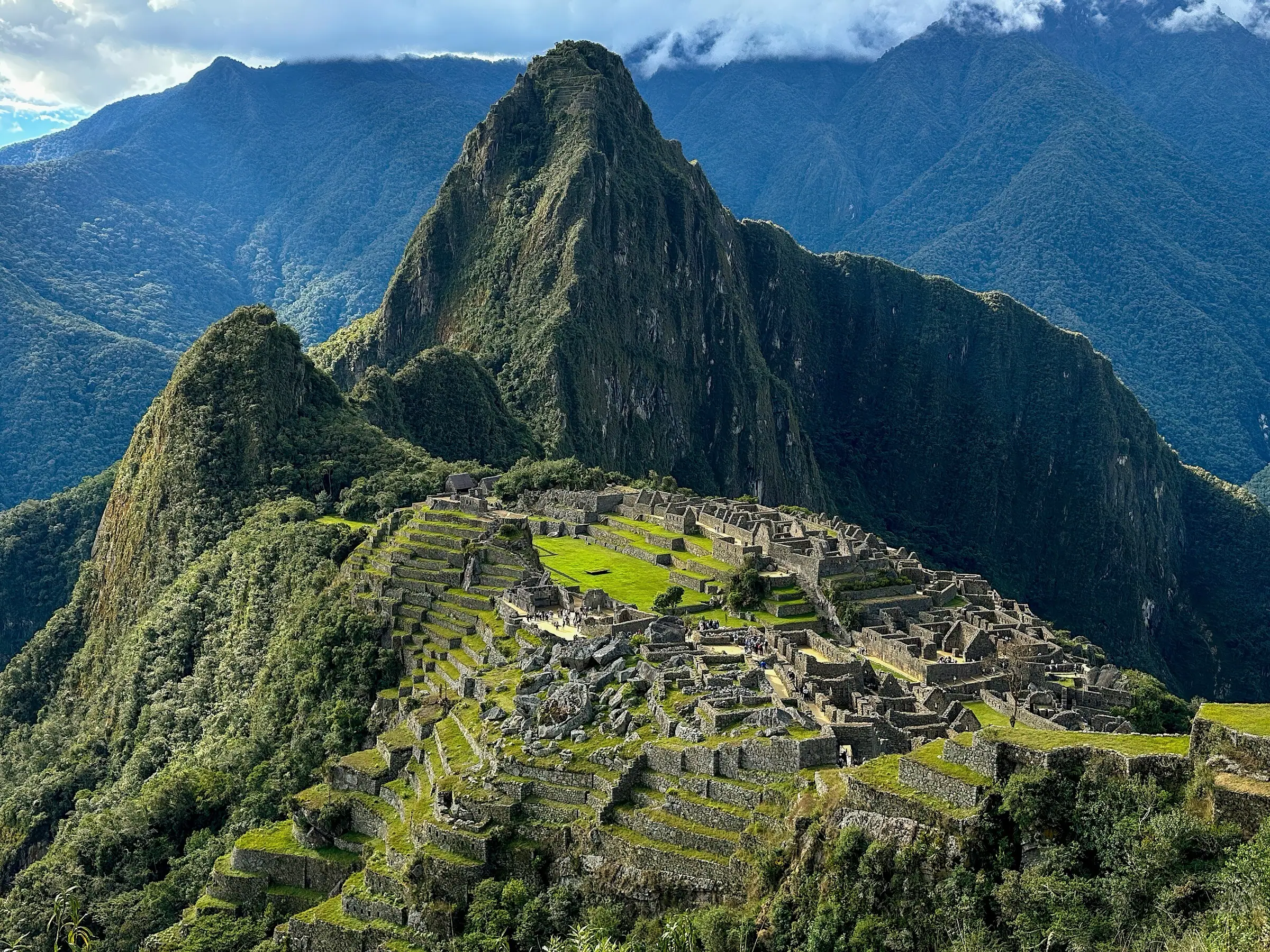 Machu Picchu y el Huayna Picchu desde el mirador clásico
