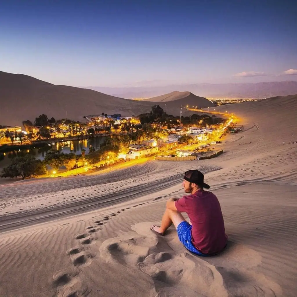 Cena en el desierto de Huacachina