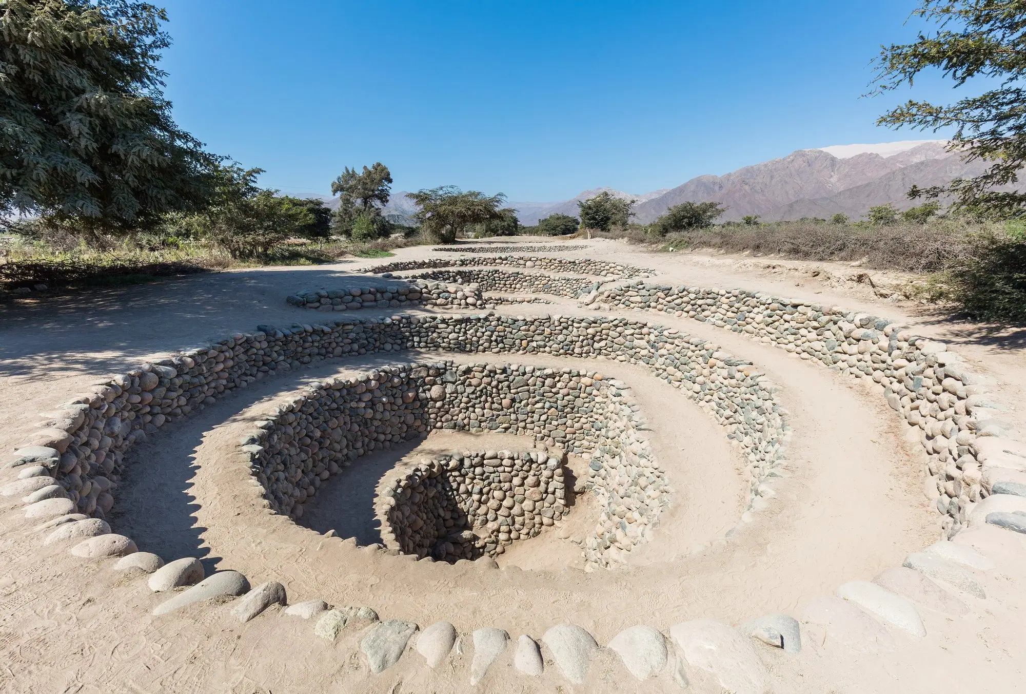 Acueductos de Cantalloc y Paredones en Nasca